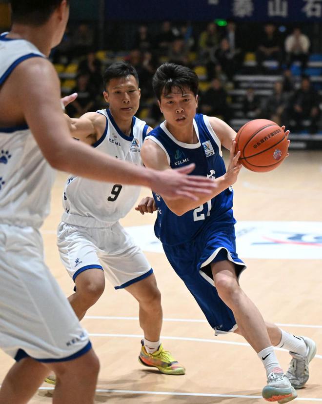 顶级篮球职业联赛再度上演精彩对决,观赏性极佳 顶级篮球职业联赛再度上演精彩对决,观赏性极佳