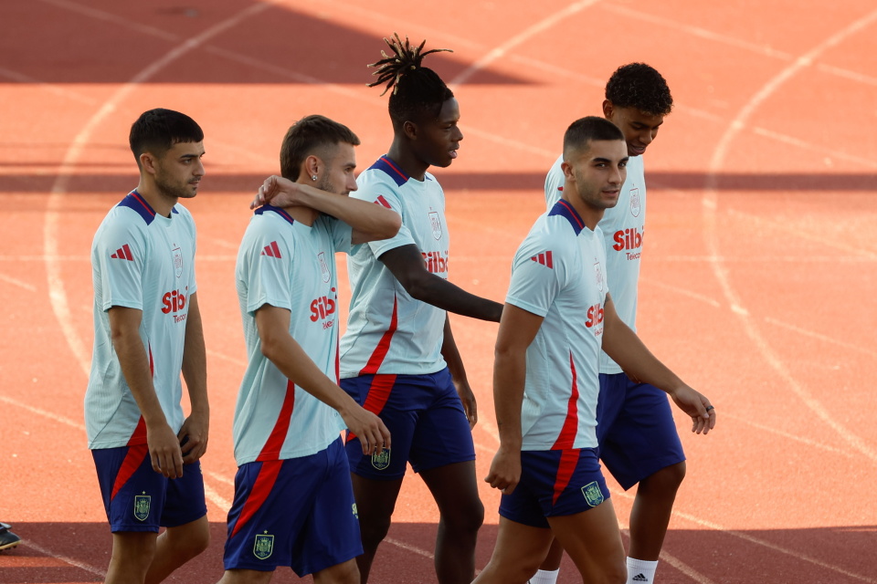 国家队凭借欧国联实力，积极备战欧锦赛战役