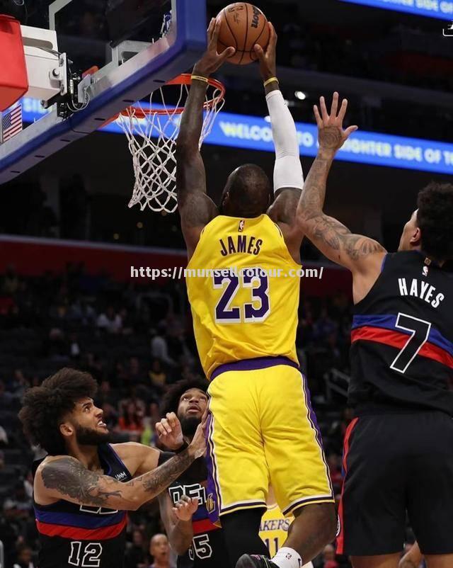 湖人主场惜败勇士，哈登表现抢眼