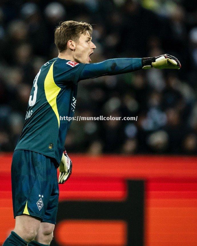 門兴格拉德巴赫球员连续进球，成为焦点！