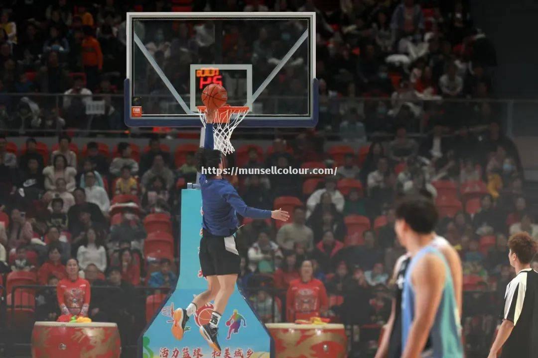 中国篮球联赛引爆球场，精彩对决搏杀不止