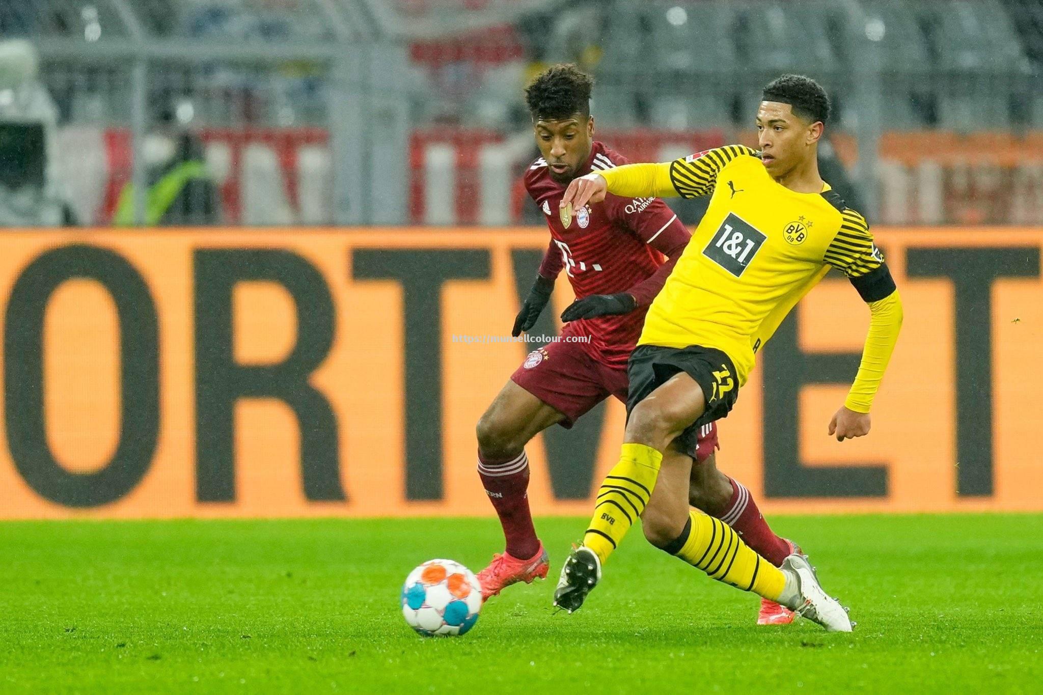 激烈对抗中出现爆发性一幕,场上情绪高涨 激烈对抗中出现爆发性一幕,场上情绪高涨