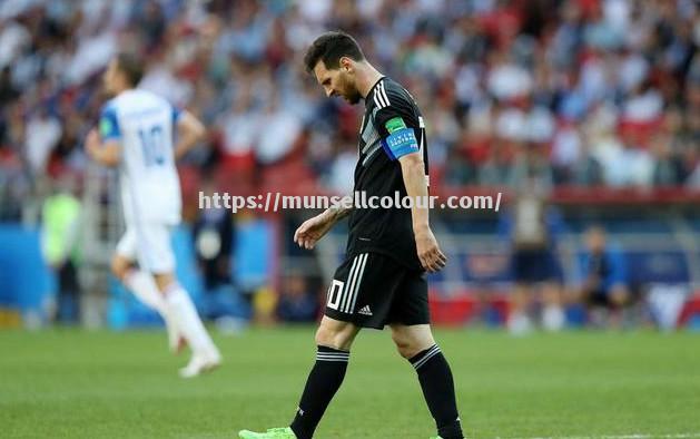 南美球队挥汗如雨，为胜利全力奋斗