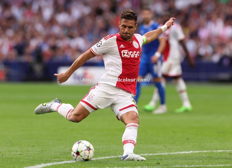 阿贾克斯力克里斯坦宫殿，晋级欧冠四强