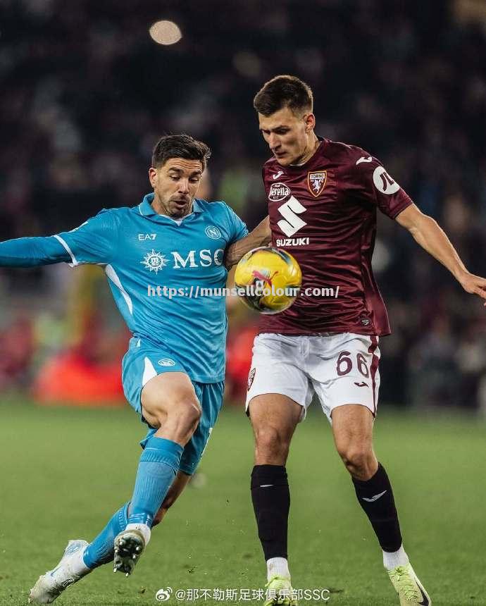 都灵球队客场战胜对手，保持领先优势